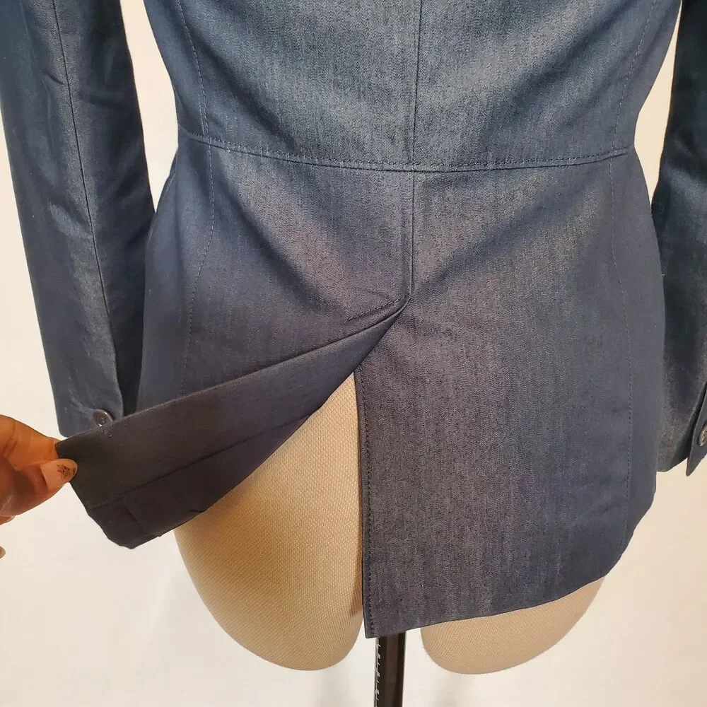 Vintage Emanuel Ungaro Women Denim Blazer Size 2P Blue Lightweight Tailored Fit - Picture 5 of 10
